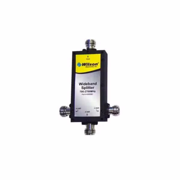 Divisor de señal Wilson de tres vías y 50 Ω incluido en el kit de expansión 309907-50N, sobre fondo blanco.