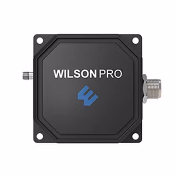 Unidad Power over Coax ACC000084 incluida en el kit WilsonPro IoT 3.0 460079, sobre fondo blanco.