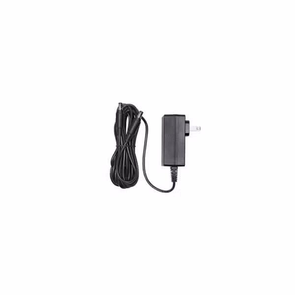 Fuente de alimentación AC/DC de 12 V con doble conector, incluida con WilsonPro IoT MIMO 2×2 462079, sobre fondo blanco.