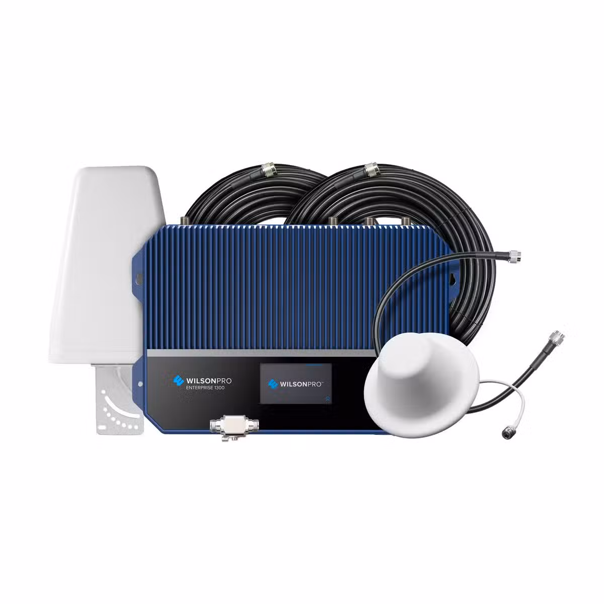 Kit WilsonPro Enterprise 1300 Instalado 466049 con amplificador, antenas y cableado, centrado sobre fondo blanco.