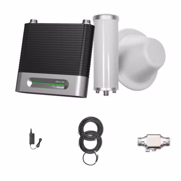 Kit weBoost Office 100 531060 completo sobre fondo blanco: el amplificador es el componente principal; incluye antenas, cables Wilson400, fuente y protector.