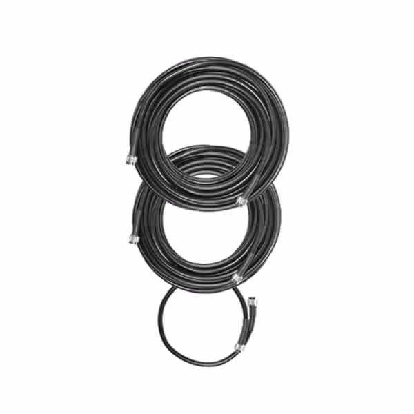 Cables coaxiales Wilson400 incluidos en el kit weBoost Office 100 531060, presentados sobre fondo blanco.
