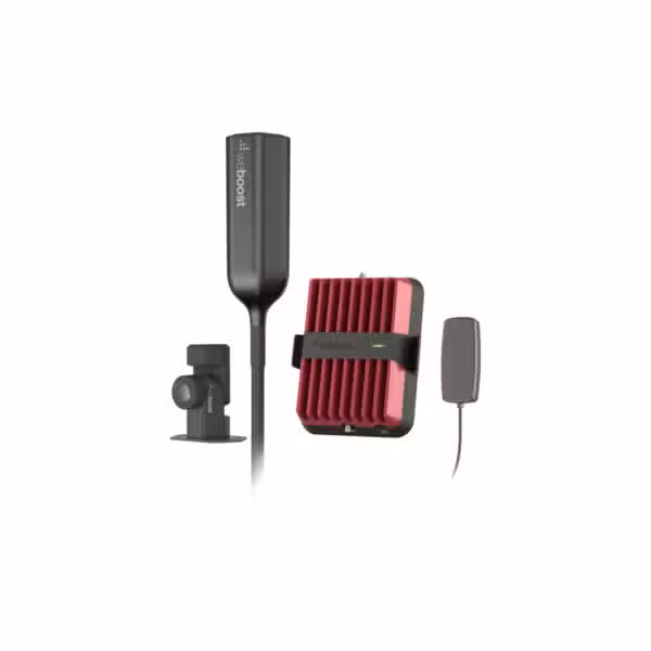 Kit weBoost Drive Reach Overland 532061 con amplificador, antena exterior, soporte y antena interior sobre fondo blanco
