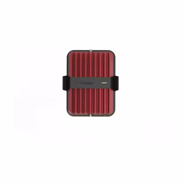 Vista frontal del amplificador weBoost Drive Reach para el kit Overland 532061 sobre fondo blanco
